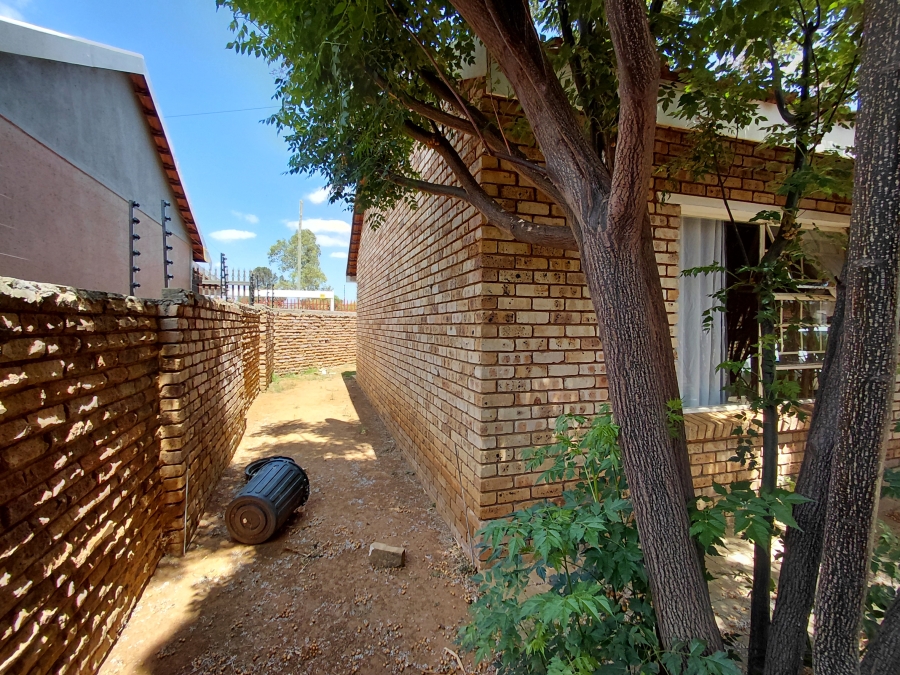 To Let 3 Bedroom Property for Rent in Meiringspark North West